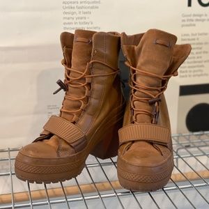 Converse Chuck Taylor GR 82